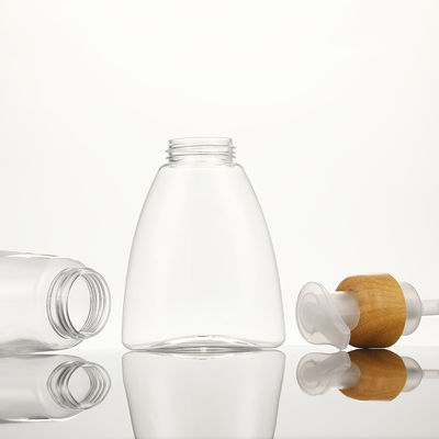 Σκίνο εκτύπωση πλαστικών μπουκαλιών λοσιόν που κατασκευάζονται χρησιμοποιώντας περιέκτες PET σώματος και PET κολάρου για τις ανάγκες συσκευασίας καλλυντικών προϊόντων περιποίησης δέρματος